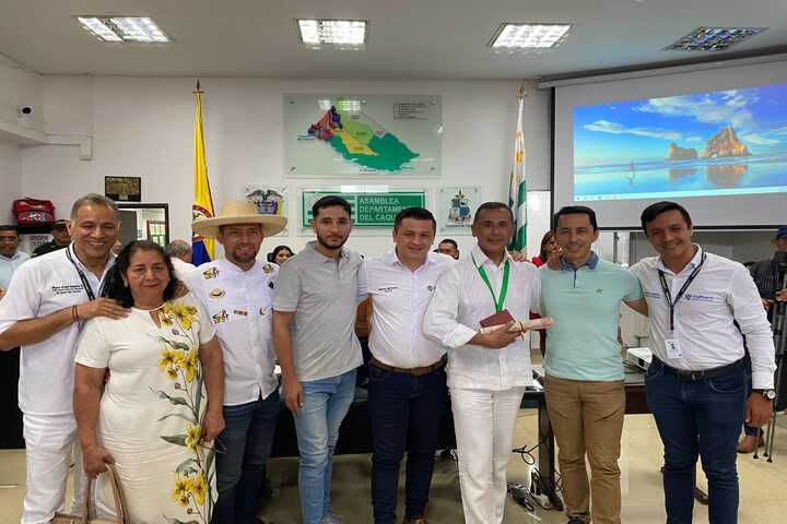 Alcalde Monsalve exaltó a promotores culturales y de seguridad con la Medalla al Mérito Ciudad Florencia