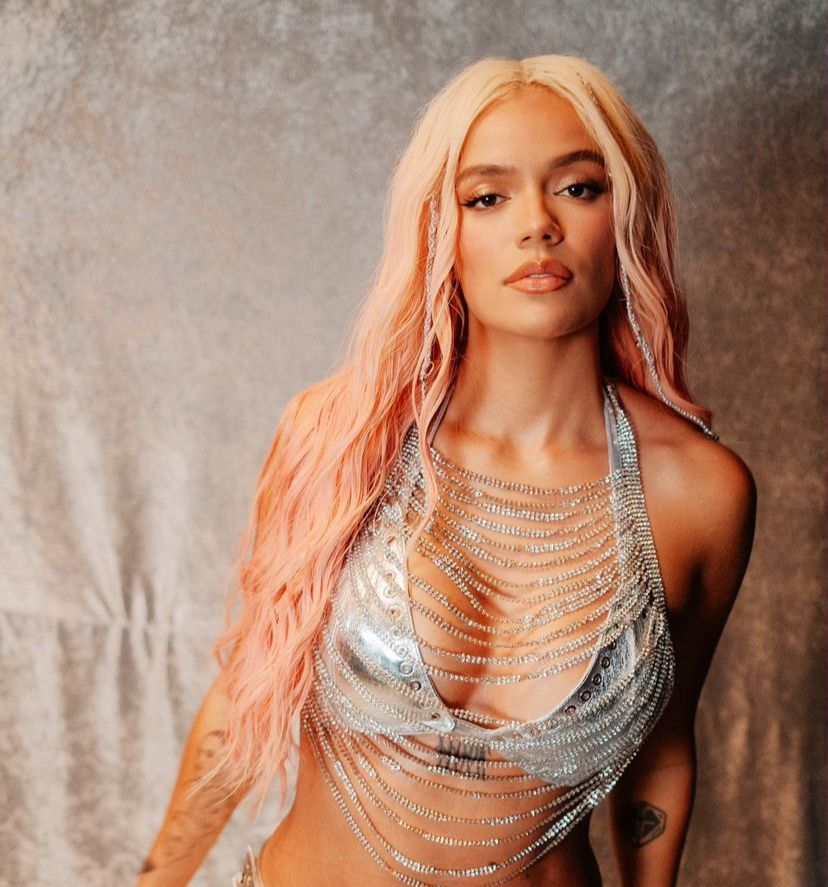 Ciudad prohíbe escuchar la música de Karol G