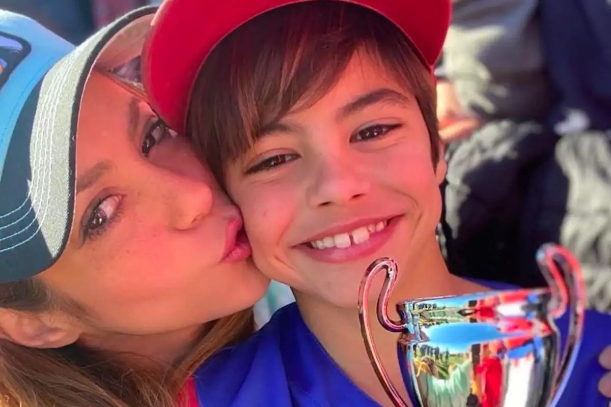 Shakira derritió de amor a muchos seguidores cuando anima  el partido de fútbol de su hijo: 'Lo más bonito'