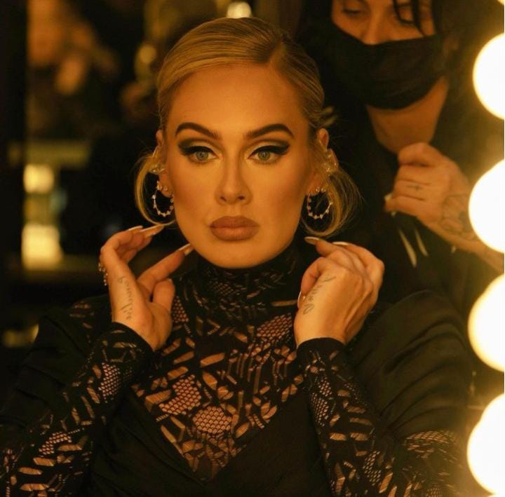 Adele anuncia un descanso de los escenarios