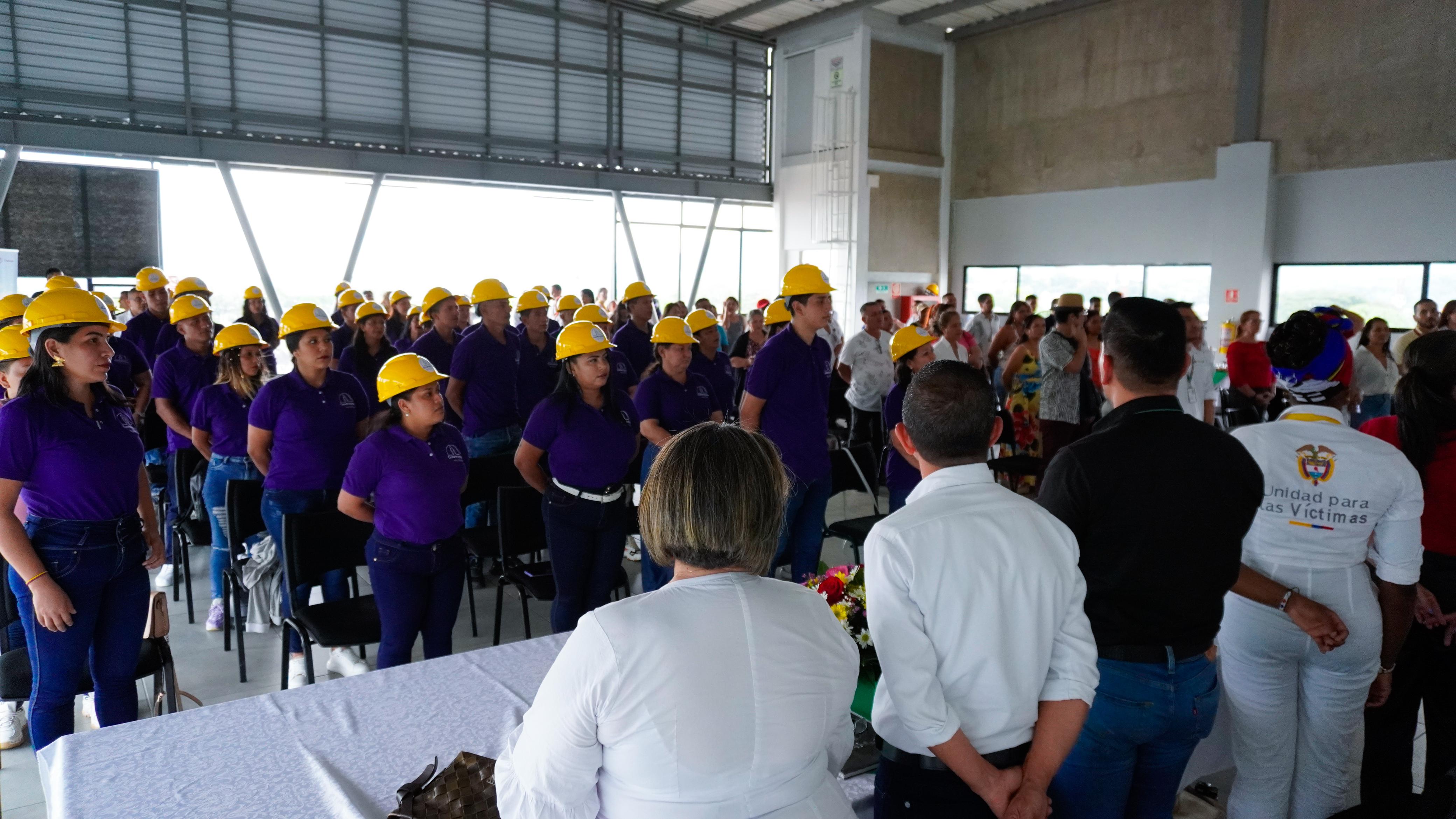 Población LGTBIQ+ recibieron capacitación en construcción.