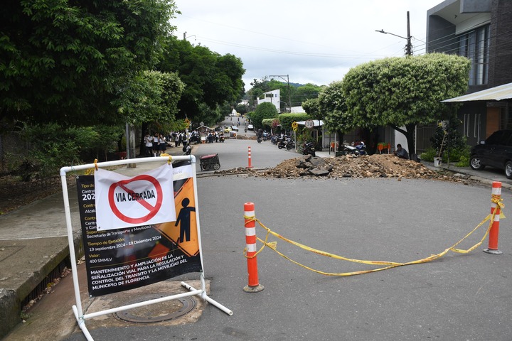Alcaldía de Florencia implementa reductores de velocidad vial en instituciones educativas