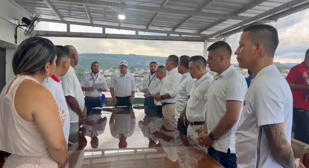 Florencia tiene 10 nuevos agentes de tránsito.