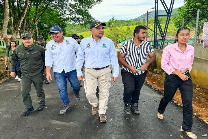 Entrega de Pavimentación en El Pará: Un Símbolo de Paz y Reconstrucción Social en Caquetá