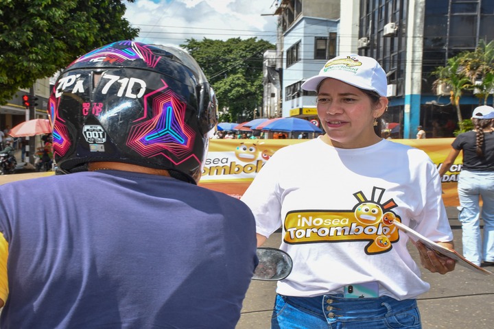 Campaña "No sea Torombolo" Refuerza El Uso Obligatorio De Casco y Chaleco Reflectivo
