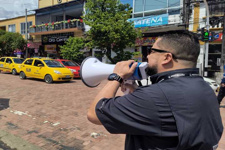 La Secretaría De Transporte y Movilidad Refuerza Controles Contra El Mal Parqueo En Florencia