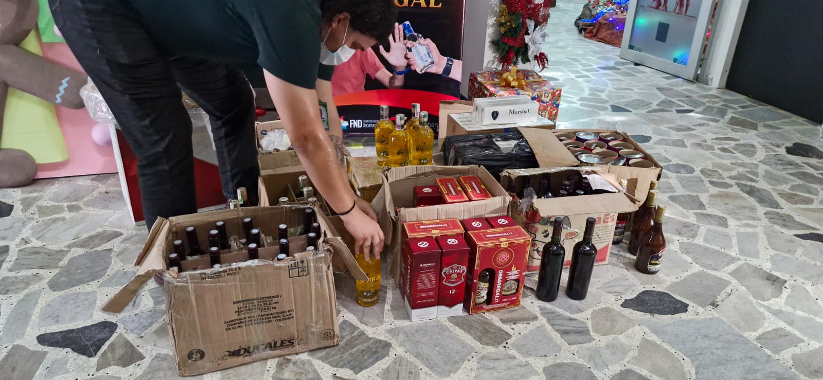 Continúan las incautaciones de licor adulterado y de contrabando.