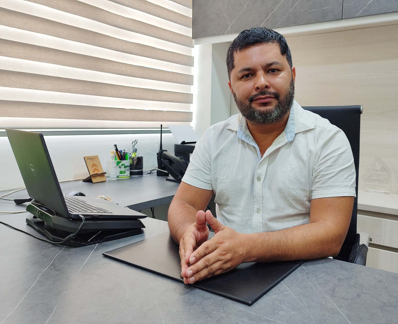 Abogado Carlos Alberto Santiago, nuevo gerente terminal.