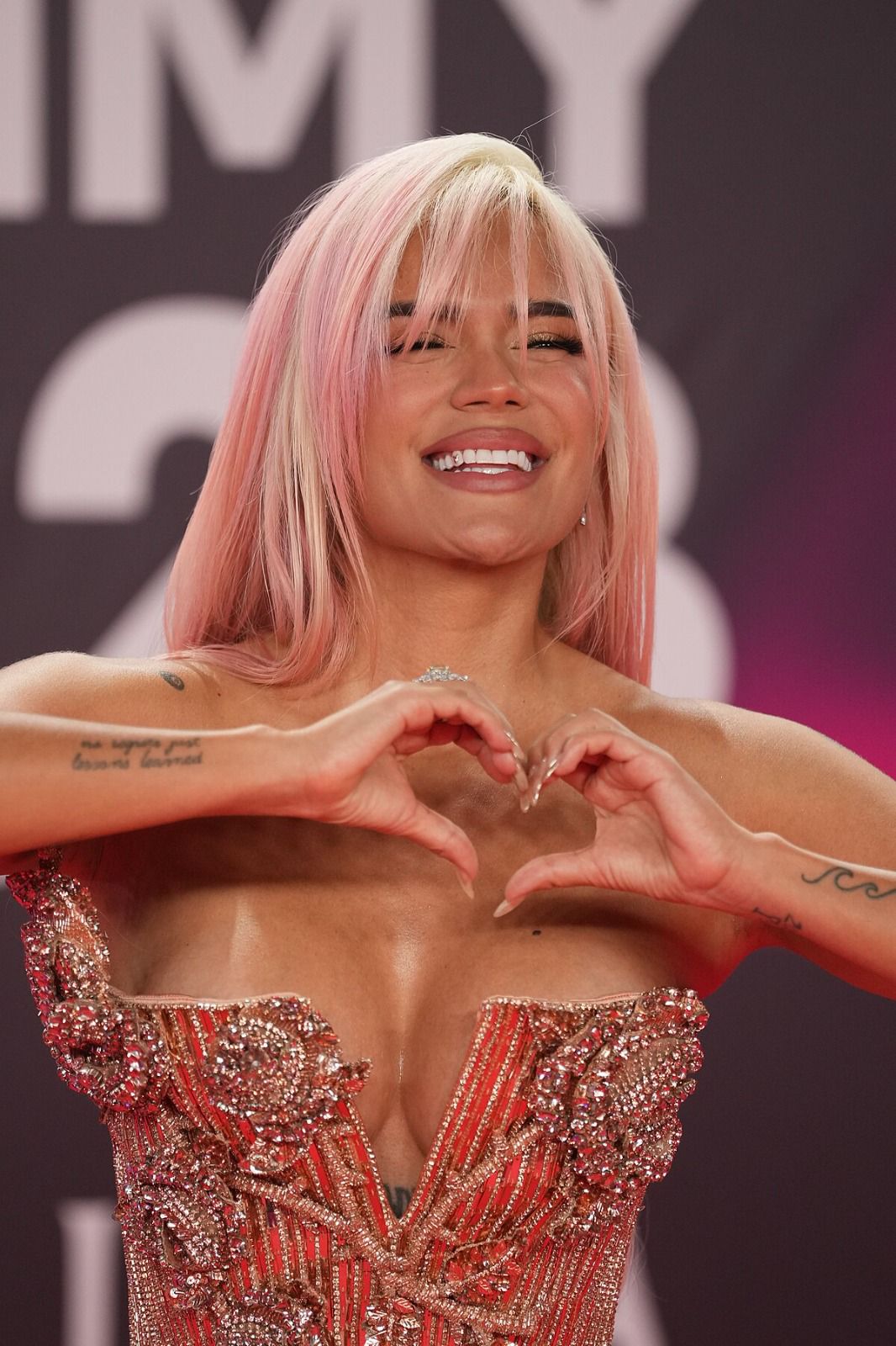 Karol G lanza “Con Cora Land’, su primera gala benéfica en Miami