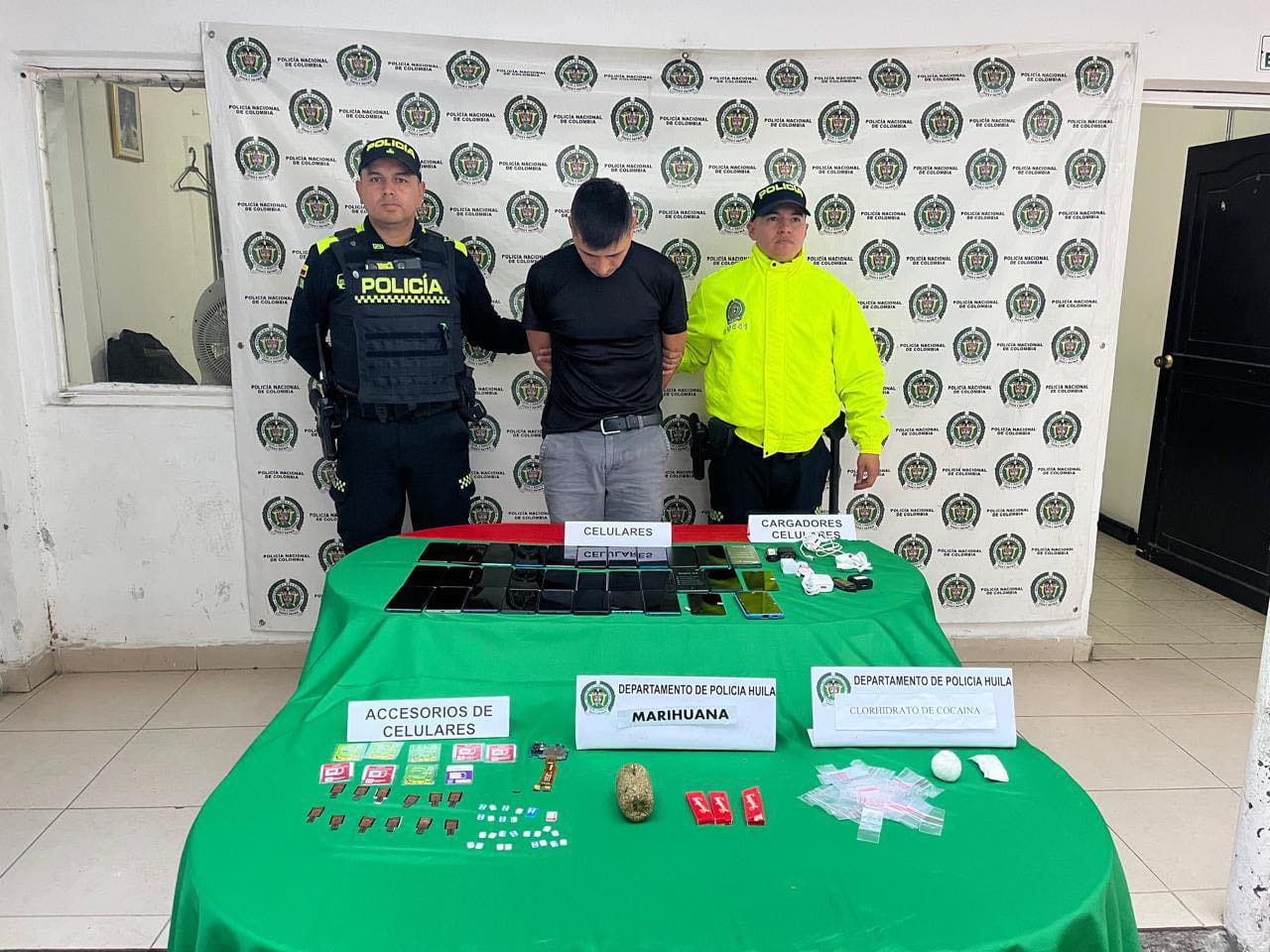 Capturan a dragoneante del INPEC ingresando 31 celulares y 35 Sim Card a una cárcel