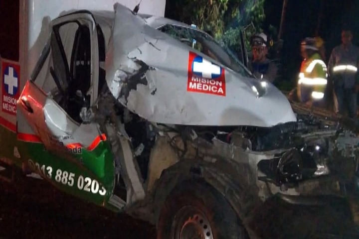 Ambulancia Básica Sufre Accidente, Gracias A La Pericia Del Conductor, Se Evitó Una Tragedia