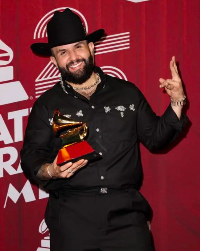 Carín León logró el primer Grammy de su carrera musical