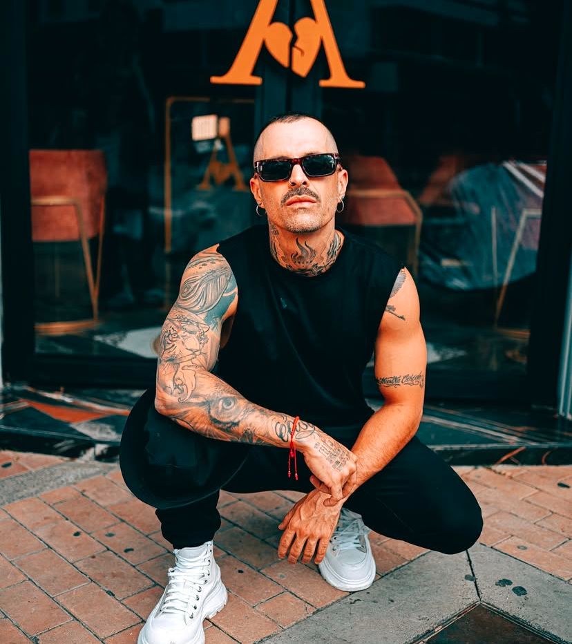 Mike Bahía anuncia concierto en la capital del país