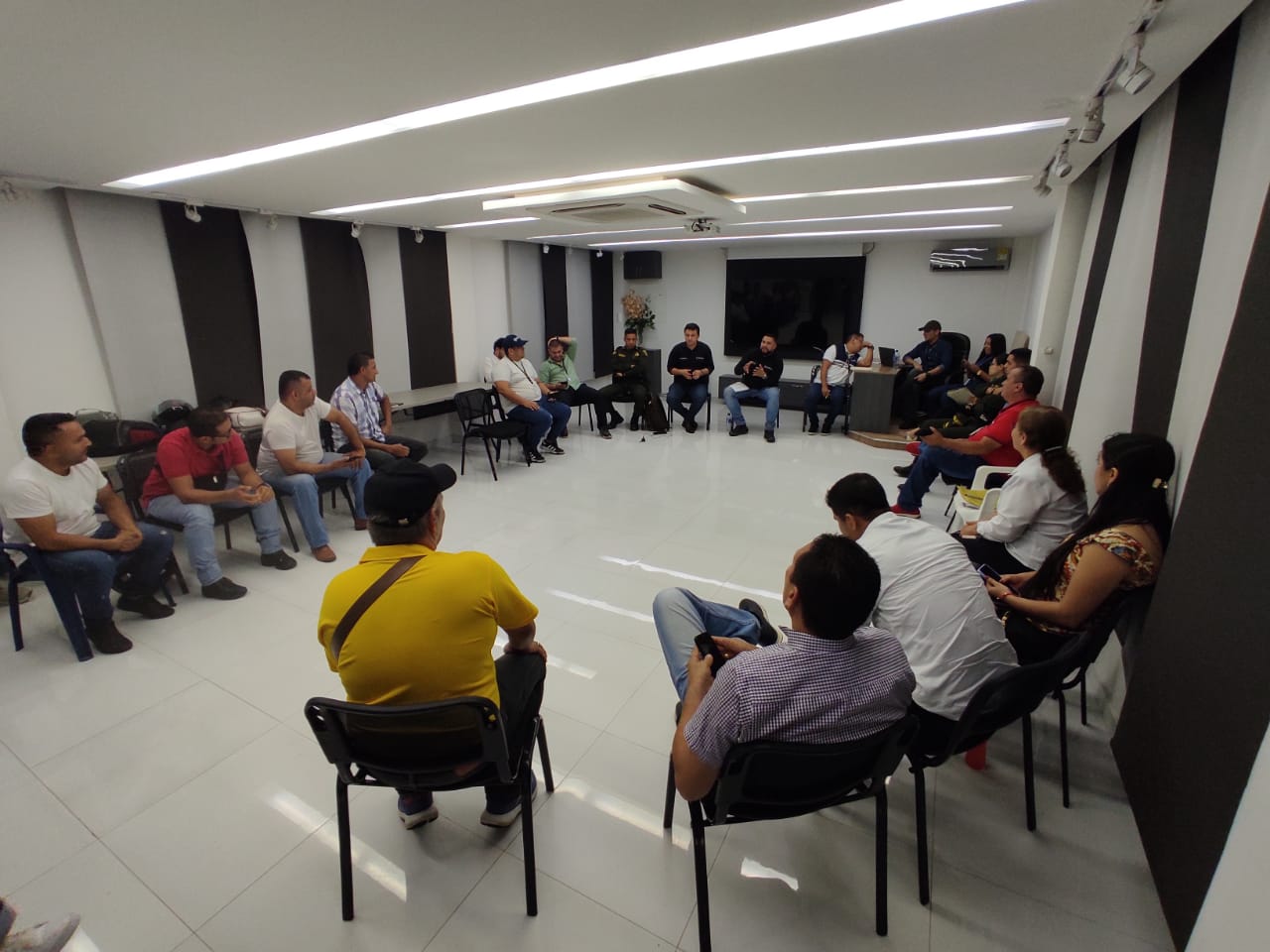 Levantan de manera parcial protestas de taxistas.
