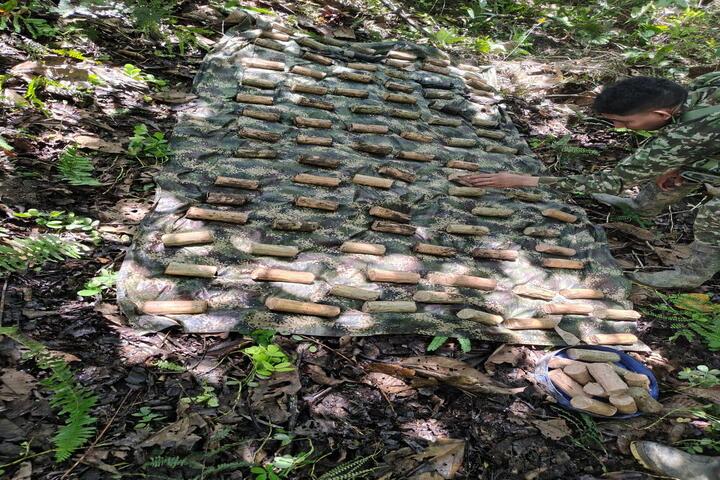 Ejército Nacional Localiza y Destruye Dos Depósitos Ilegales Con Explosivos En Putumayo