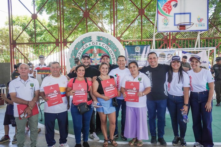 En Yapurá Sur Se Entregaron 5 Títulos De Propiedad En Quinta Jornada De Grandes Vecinos