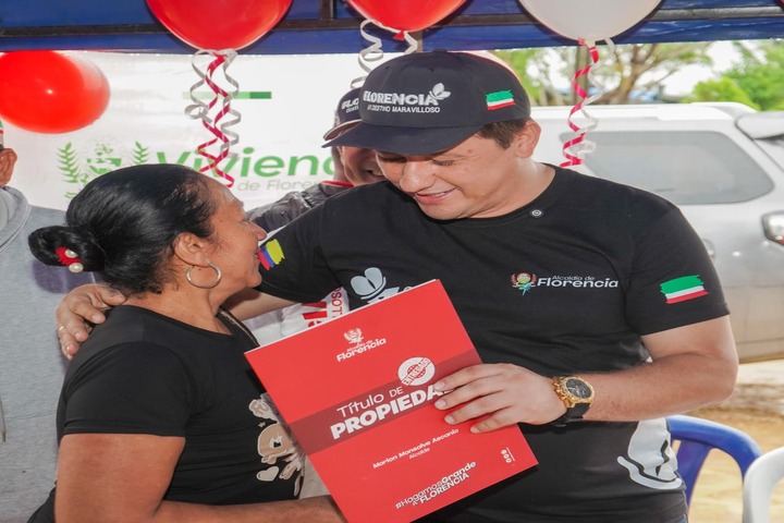 Alcaldía De Florencia Entregó 20 Viviendas a Familias Víctimas Del Conflicto