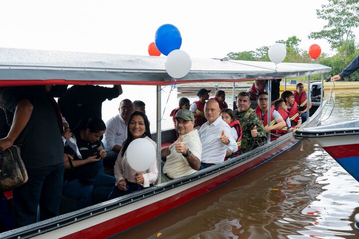 Gobernación De Caquetá Entrega Embarcaciones Para Mejorar Educación Rural En Curillo