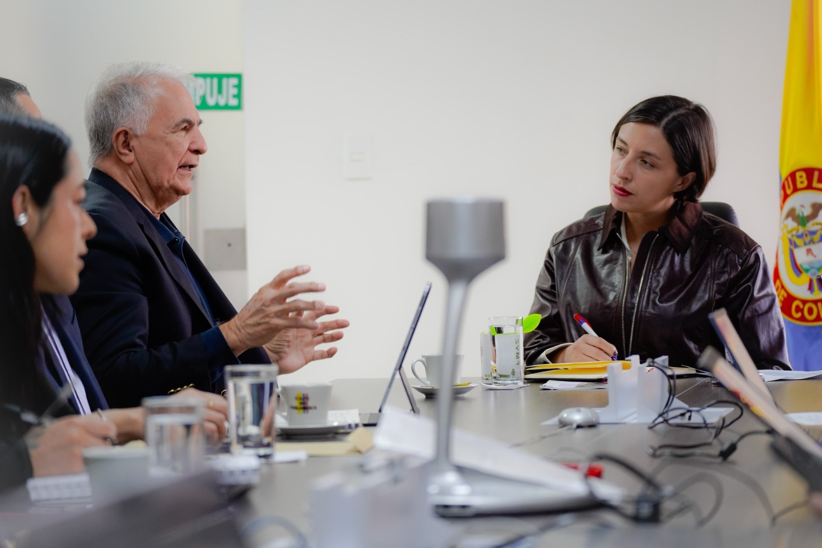 Café y arroz en el centro de la agenda: acuerdos buscan alivio directo para el campo huilense