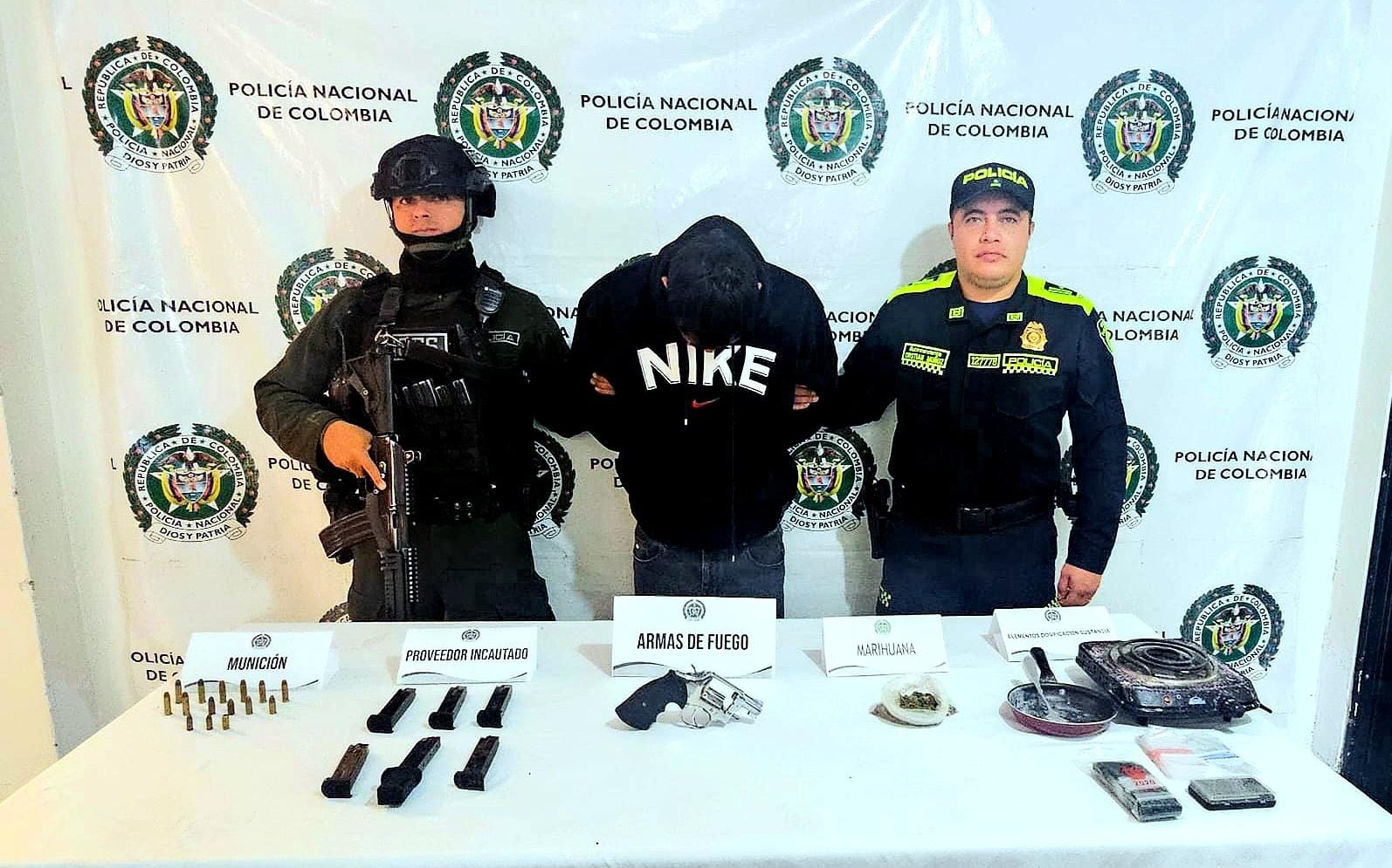 Cae alias ‘Zambrano’ en San Agustín por droga y porte ilegal de armas