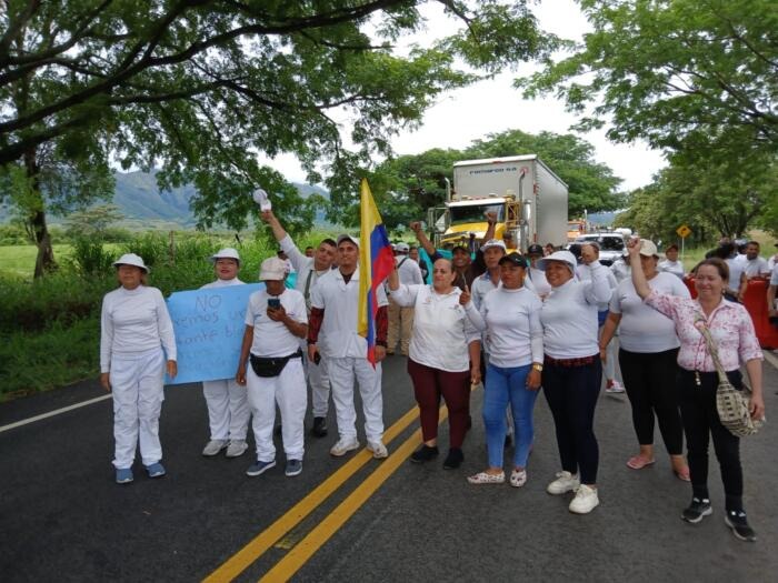 Cierre indefinido en Hobo por daño de puente que mantiene aislado al municipio