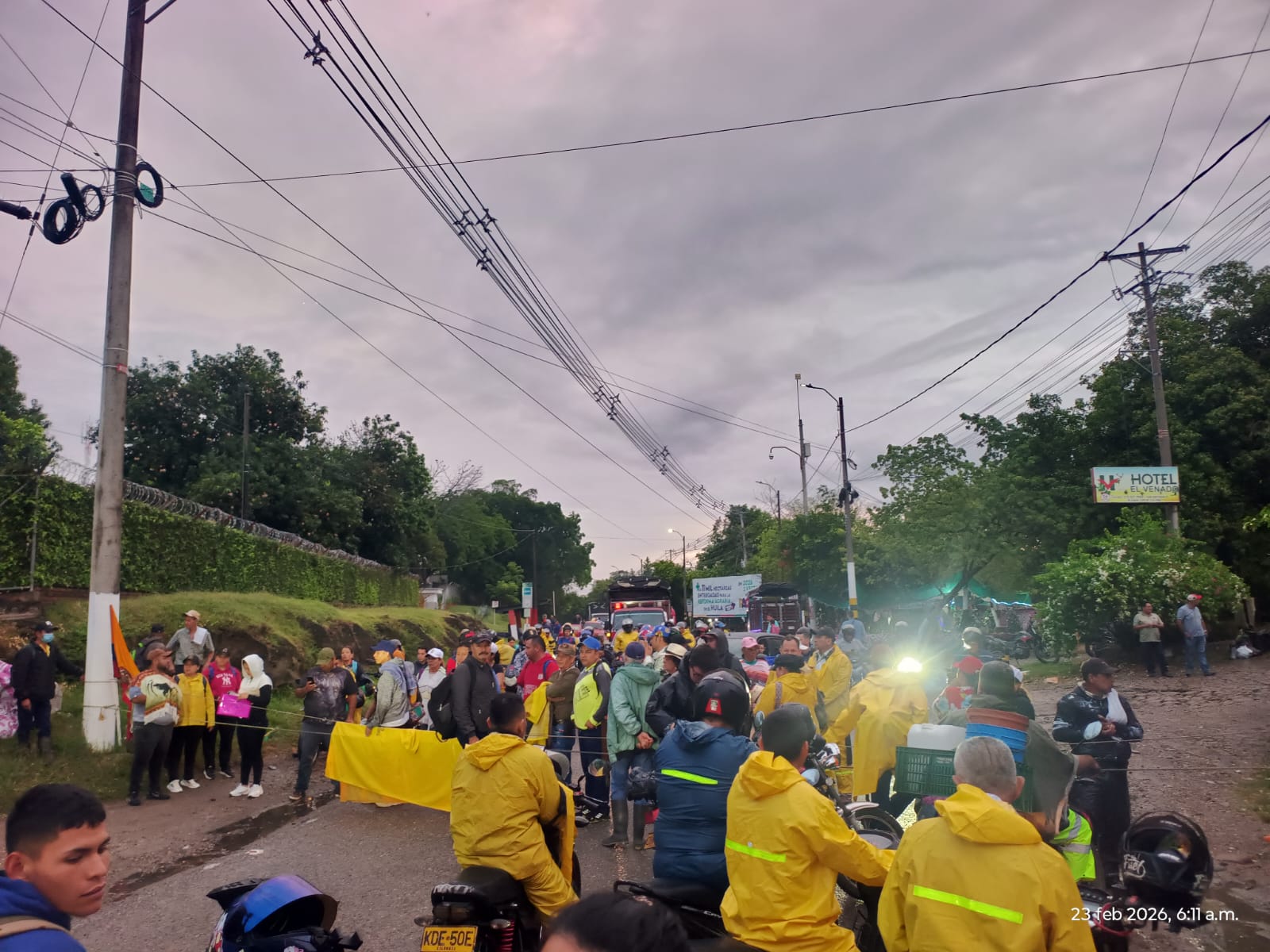 Asociaciones agropecuarias del municipio de Baraya bloquean la vía Neiva- Fortalecillas