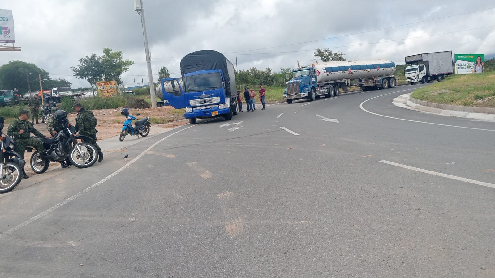 Levantan bloqueo en la Variante de la Ruta 45 en Hobo tras acuerdo por paso provisional
