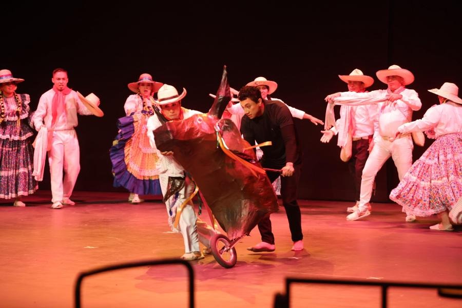 Huila se toma el Teatro Colón: 160 artistas darán apertura al 65° Festival del Bambuco