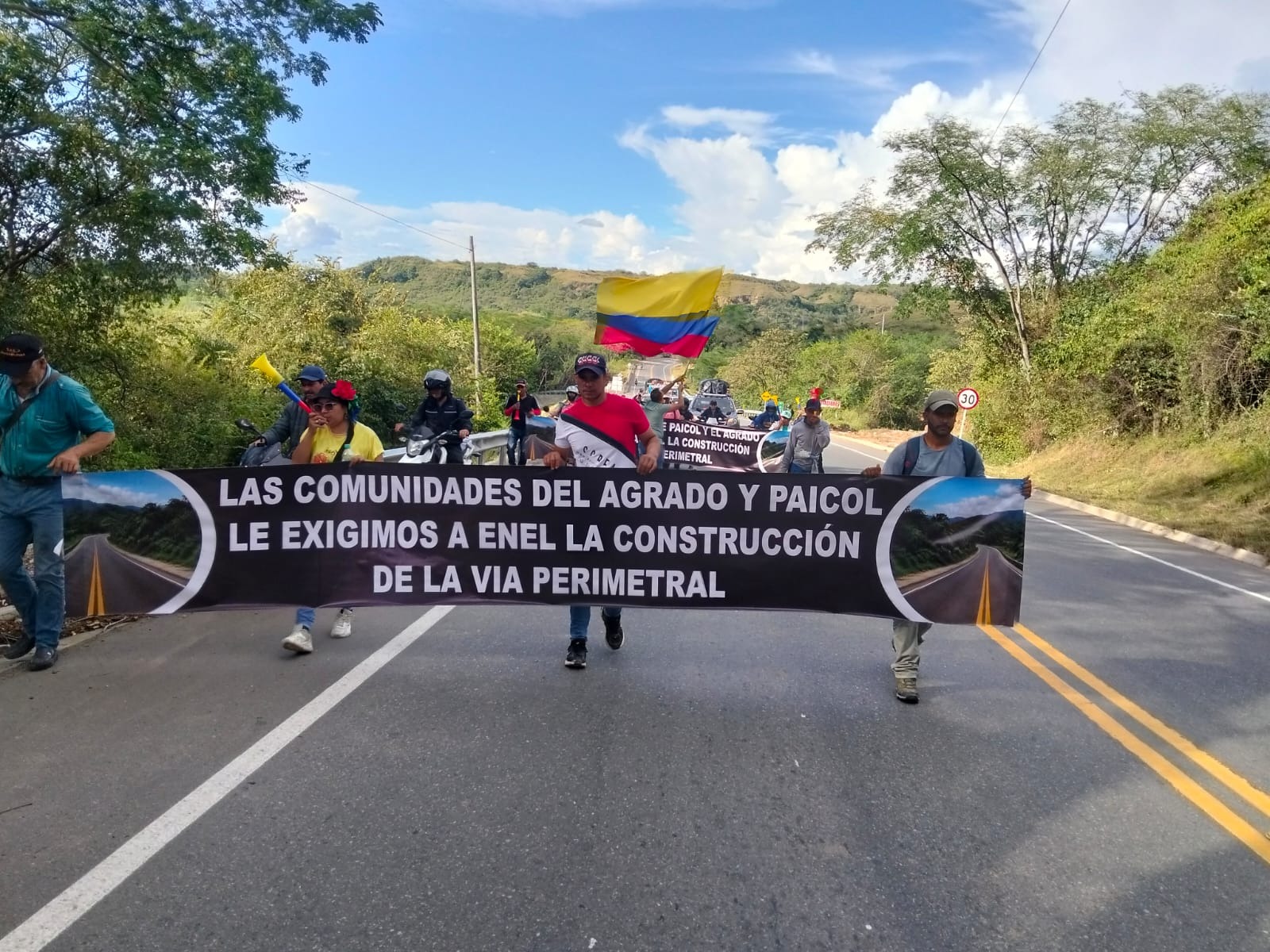 Comunidades advierten posible huelga de hambre si no hay avances en mesa de concertación por vía en el Huila