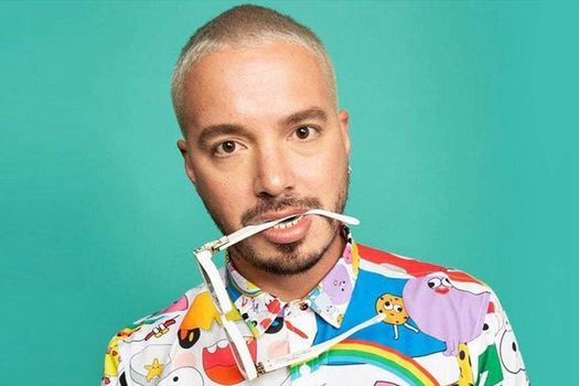 J Balvin recibe el Premio Impacto Latino por aporte a la salud mental