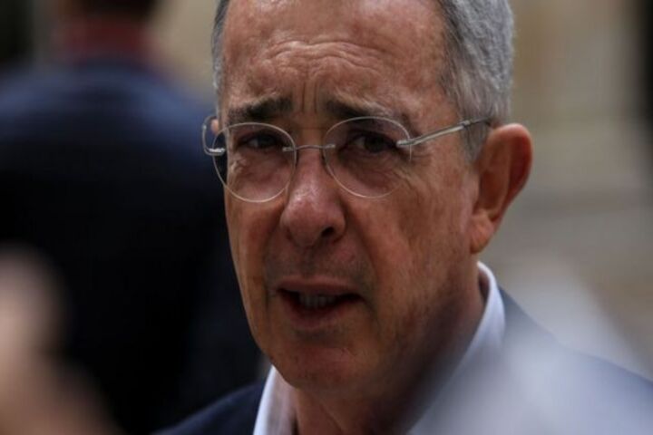 Álvaro Uribe será investigado por la justicia argentina por los “falsos positivos” en Colombia