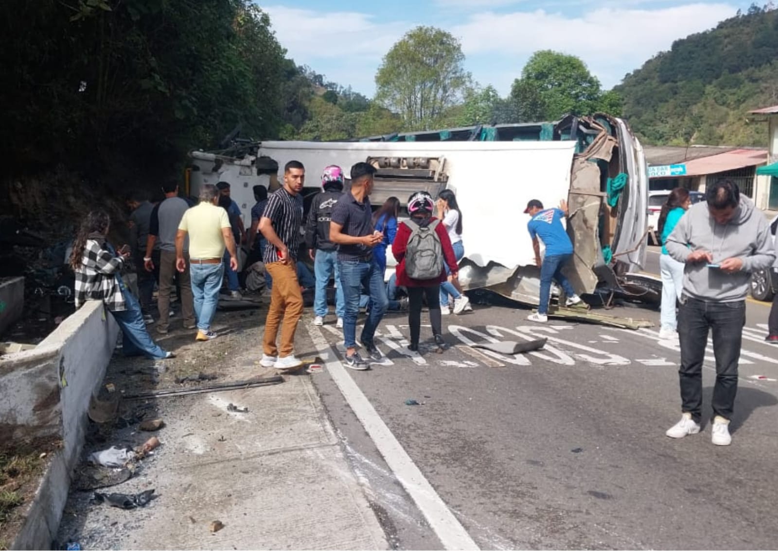 Lo que se conoce del accidente en la vía Mosquera - La Mesa