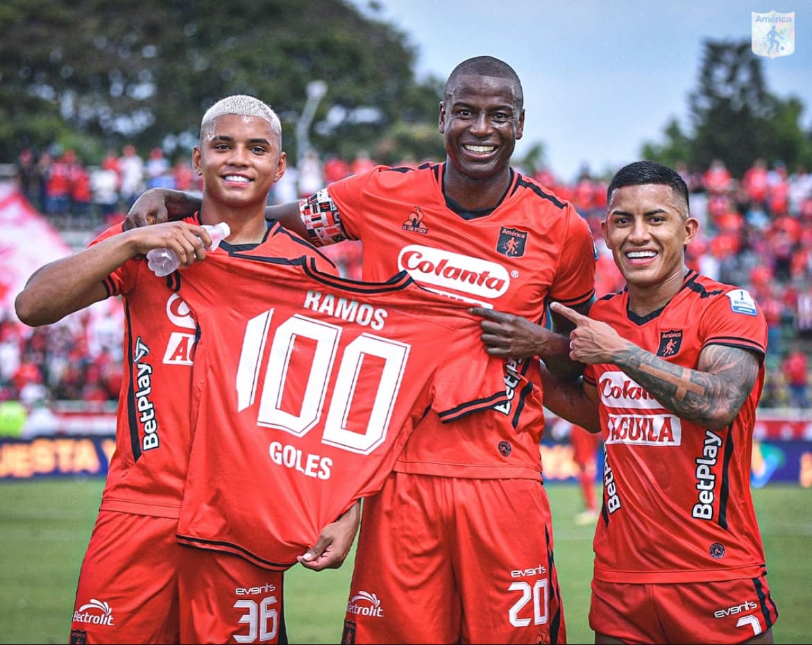 Adrián Ramos llegó a su gol 100 con América