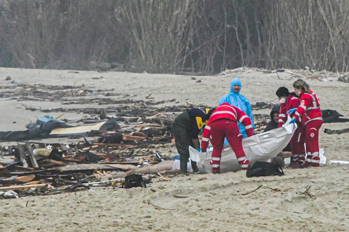 62 inmigrantes muertos en Italia