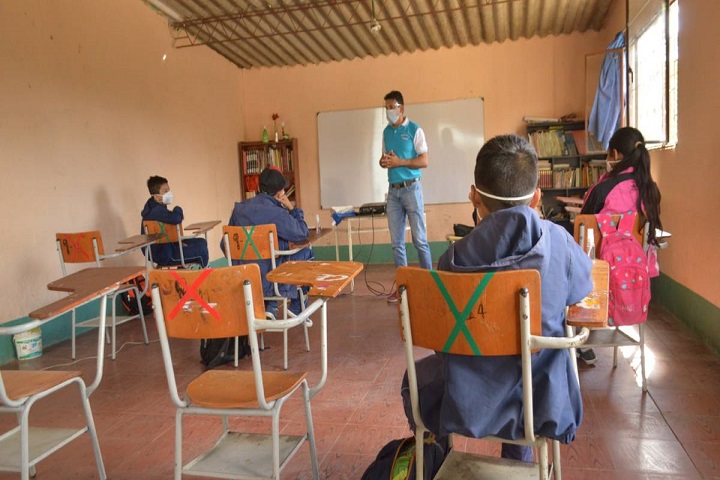 Se evalúa  alternancia educativa en Florencia.