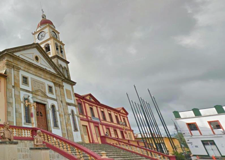 Suspenden al alcalde de Anolaima