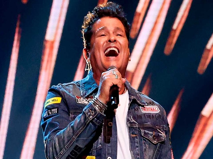 Carlos Vives cantó a 30.00 pies de altura