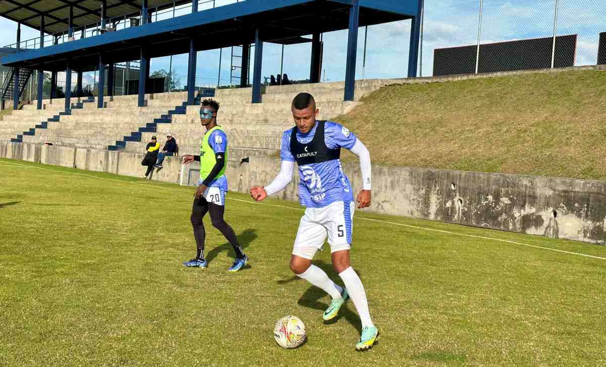 [AUDIO] Atlético Huila se prepara para visitar al Barranquilla en el torneo de ascenso