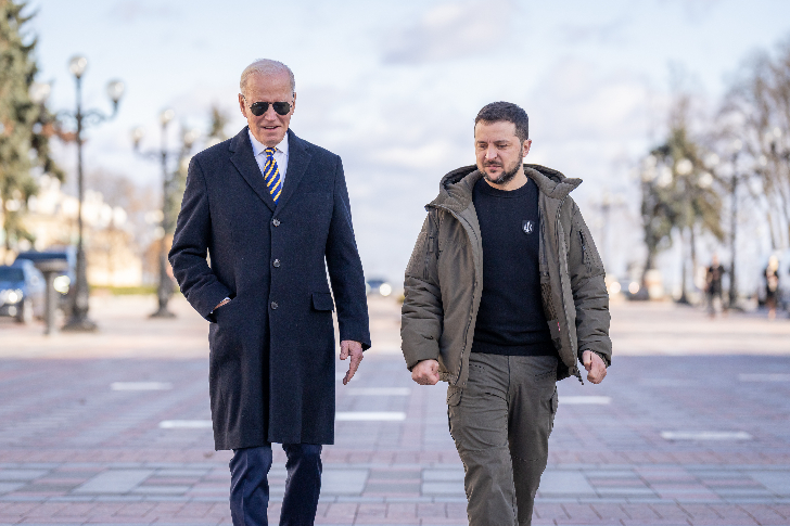 Tras un año del ataque, Biden aparece en Ucrania