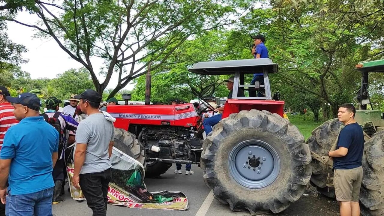 Pérdidas por más de 18 mil millones de pesos generan bloqueos en el Huila