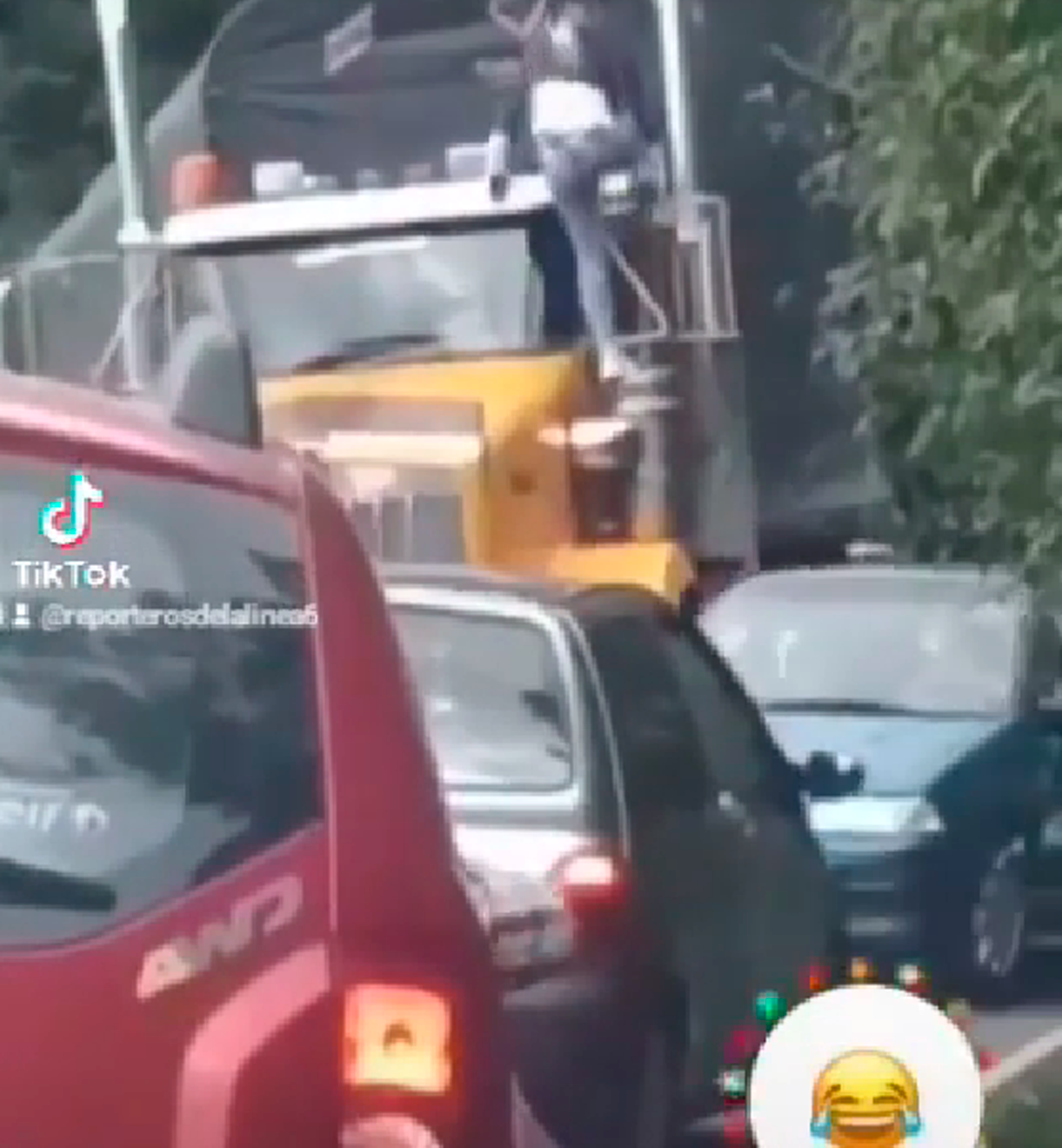 Increíble hazaña de una mujer en las vías del país