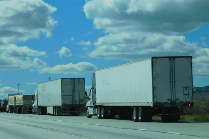 De manera descarada asaltan camioneros en vías de Cundinamarca