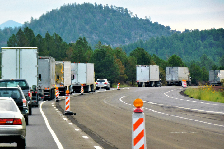 Acuerdo entre Gobierno y transportadores pone fin al paro camionero en Colombia
