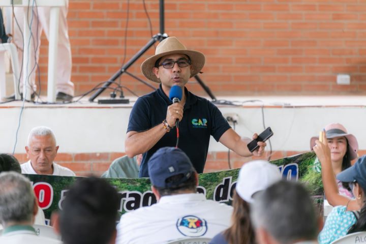 CAR Evalúa Ríos Calandaima y Apulo para Programas de Recuperación