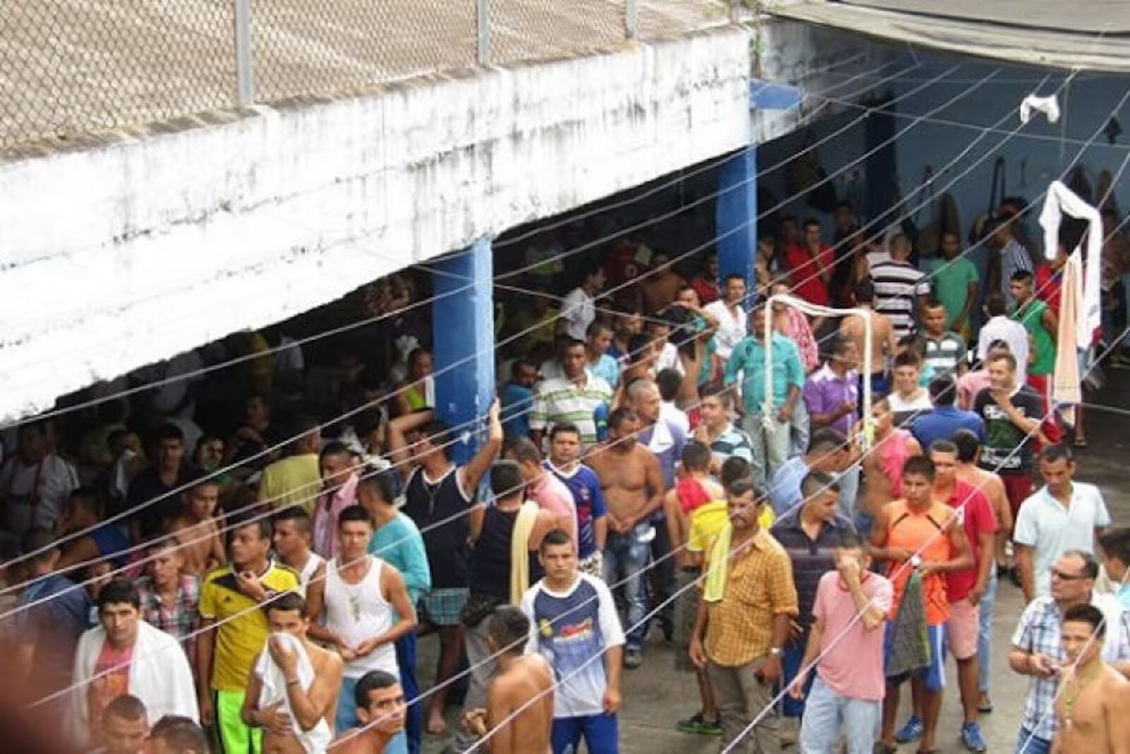 Inician labores de reparación de restablecimiento de suministro de agua en cárcel de Rivera