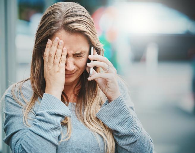 Una mujer llamaba a su novio por teléfono 100 veces al día.