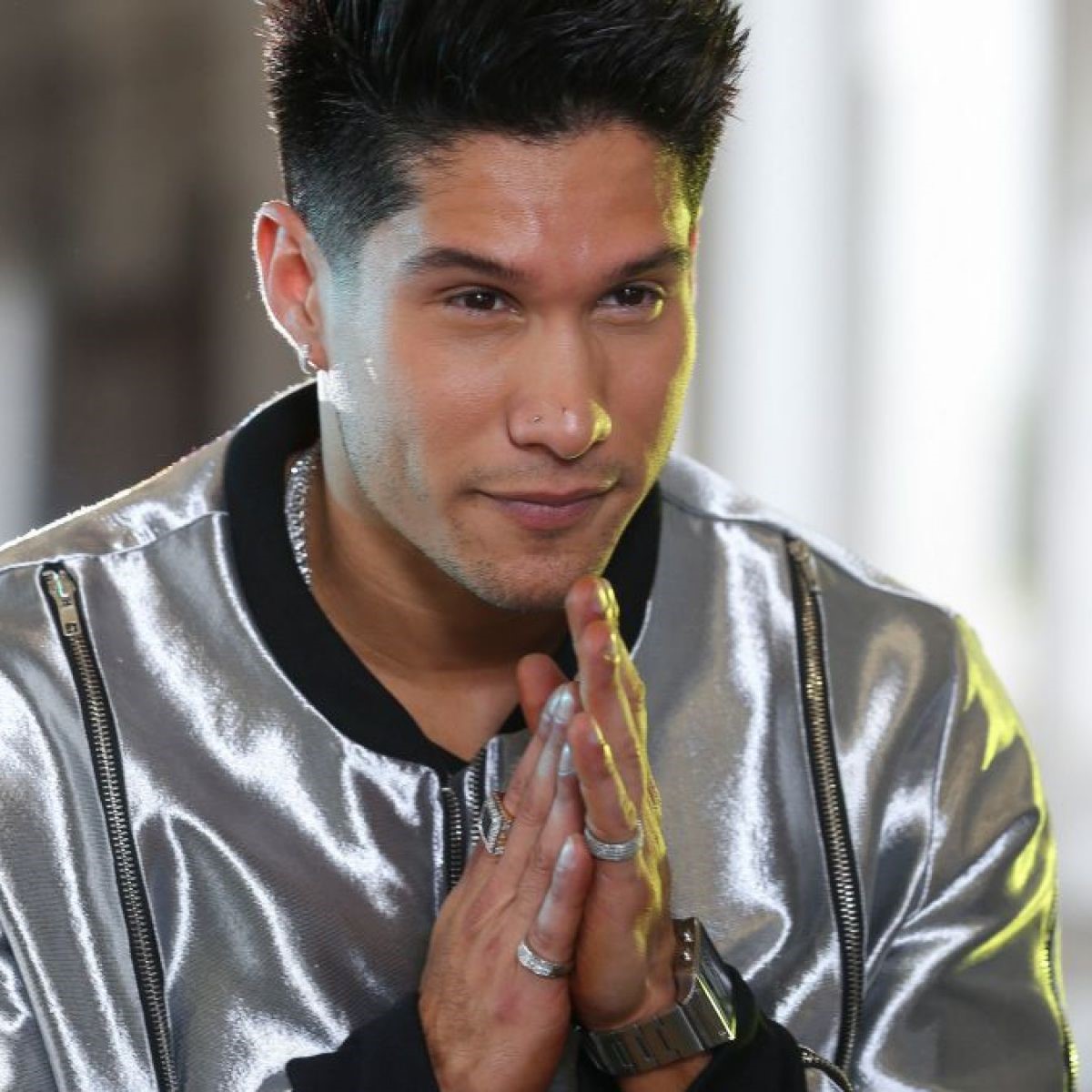 Chyno Miranda regresa en las redes, diciendo "Gracias por estar pendiente".