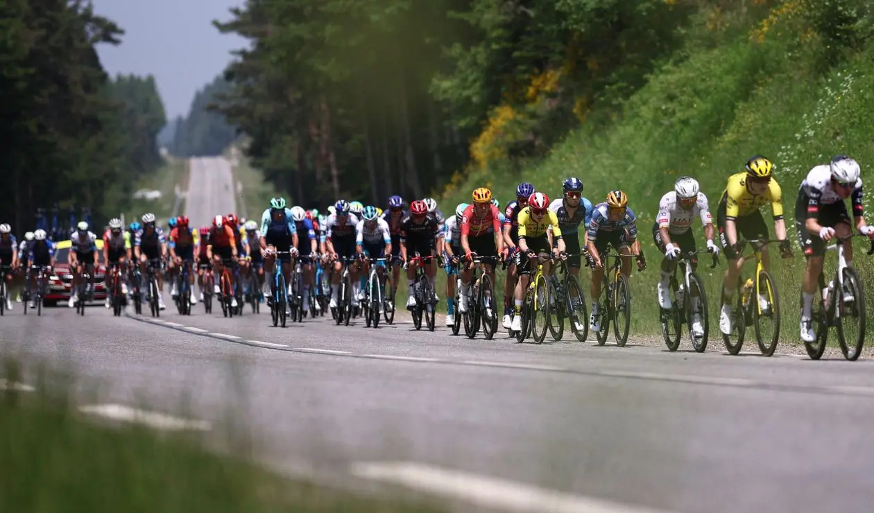Ciclista huilense se mantiene dentro del Top de favoritos en carrera francesa