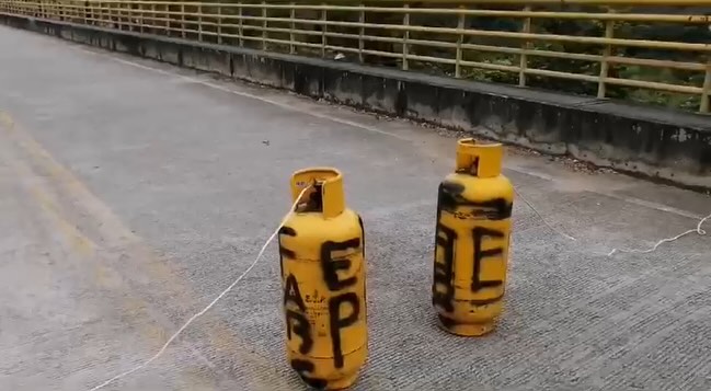 Habitantes de los límites entre Huila y Cauca deben realizar tareas de explosivistas