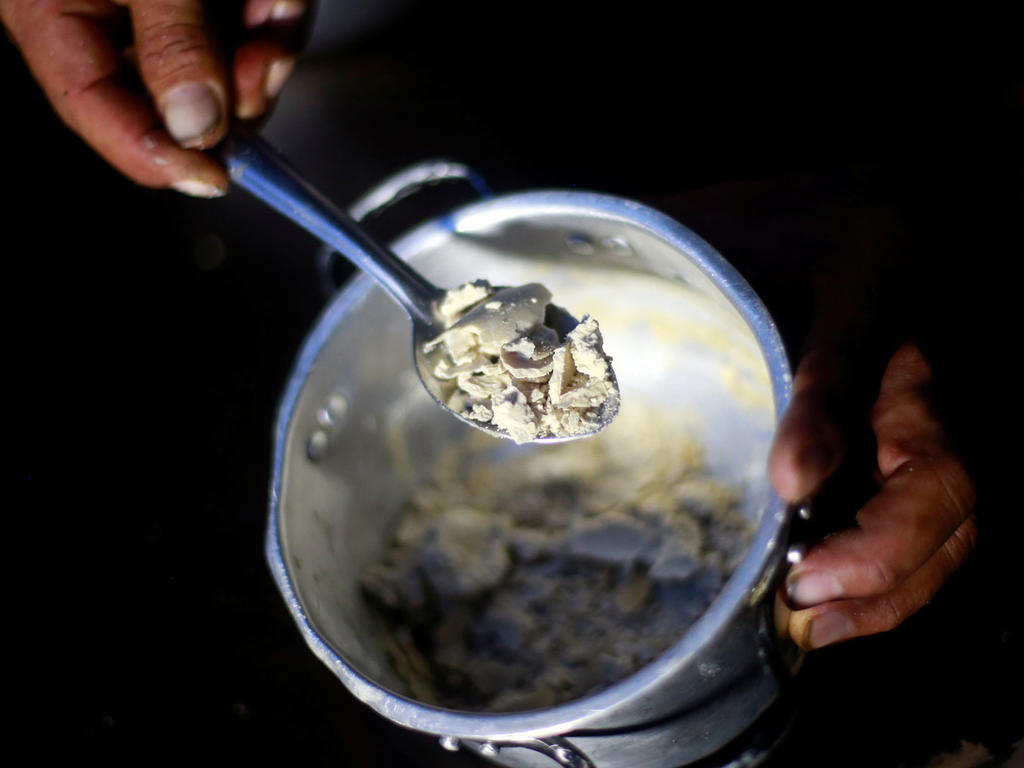 Desmantelan laboratorio artesanal para procesar cocaína.